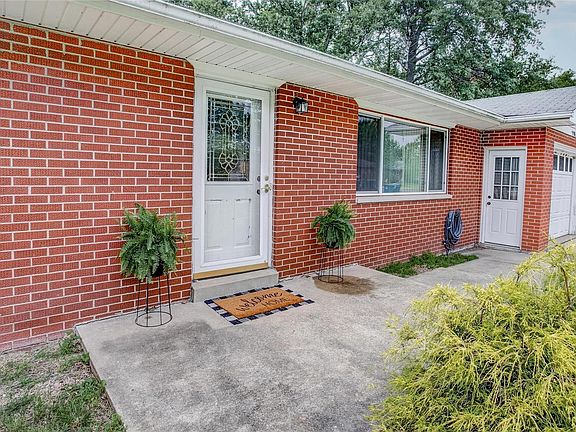 2nd image of 1116 Helvetia Dr