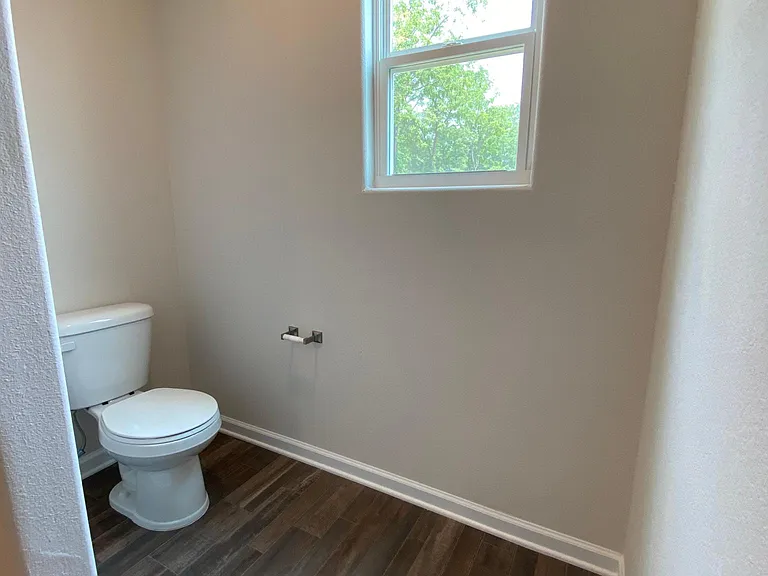 216 Caffee Dr — Photo 16