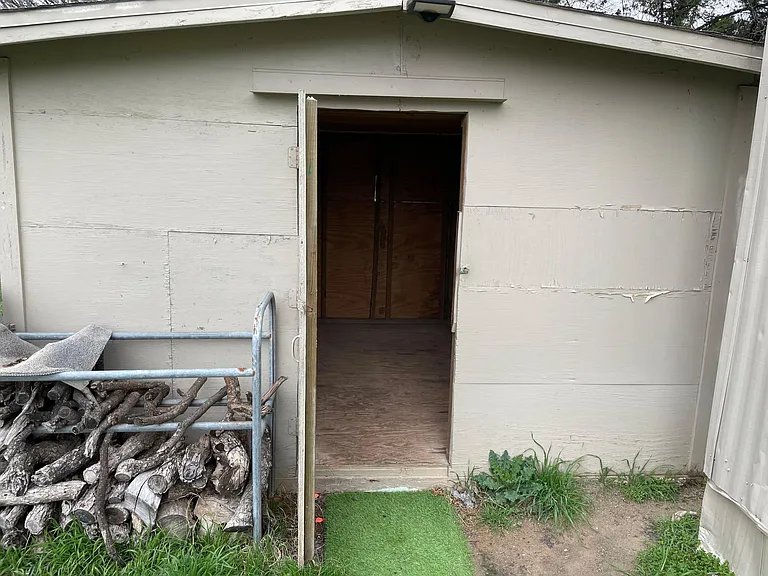 3302 Lake Dr — Photo 7