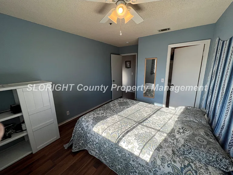 1039 Southwood Dr #D — Photo 11
