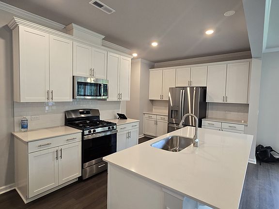 4th image of 1320 Maple Branch Cir