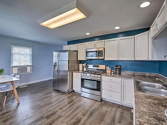 3rd image of 4827 S Camden Dr