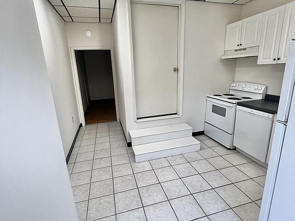3rd image of 915 Main St #309
