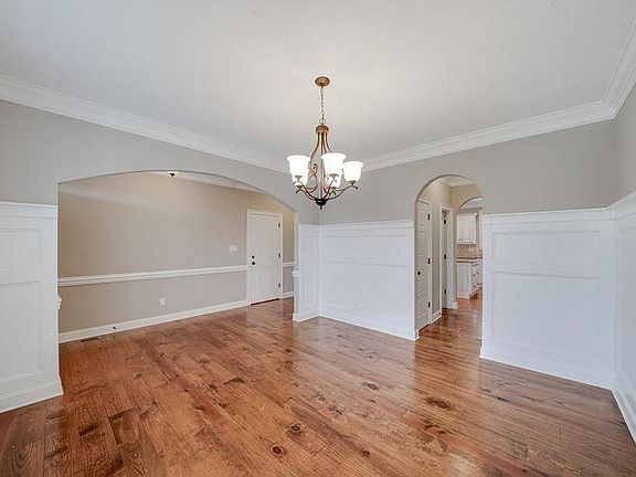 5th image of 418 Buxton Ln