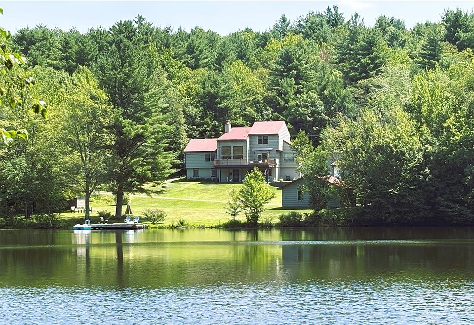 1st image of 179 Sparrowhawk Lake Rd