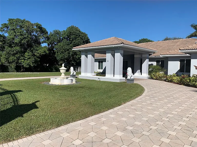 7625 SW 75th Ave — Photo 37