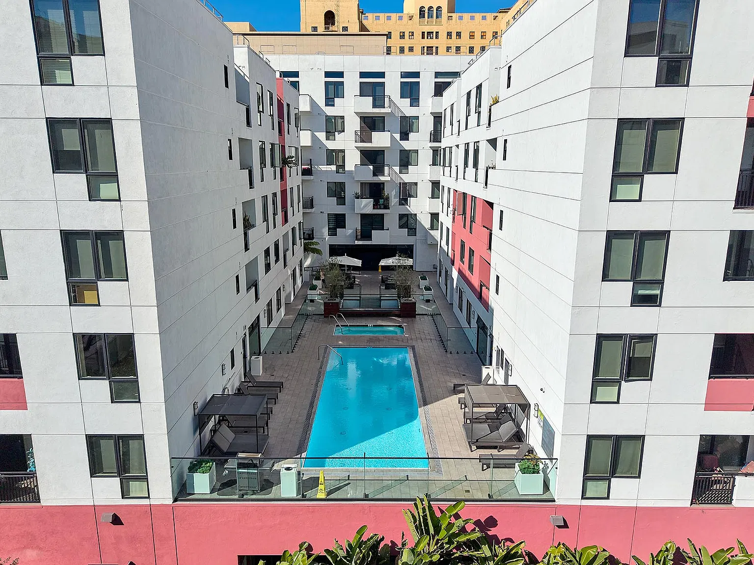 1 bed, 960 sqft, $2,750 — Photo 3