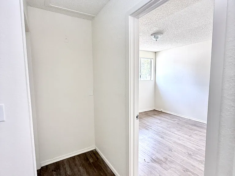 6714 Troost Ave #L — Photo 8