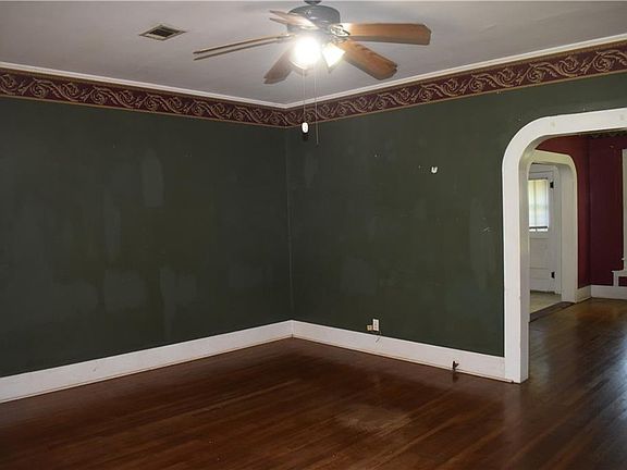4th image of 1556 Berry Ave