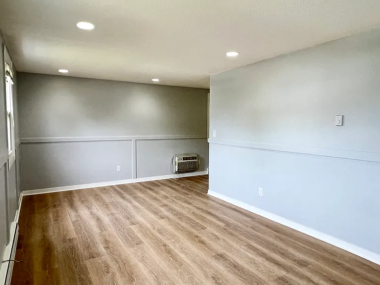 27 Elmwood Park #1 — Photo 4
