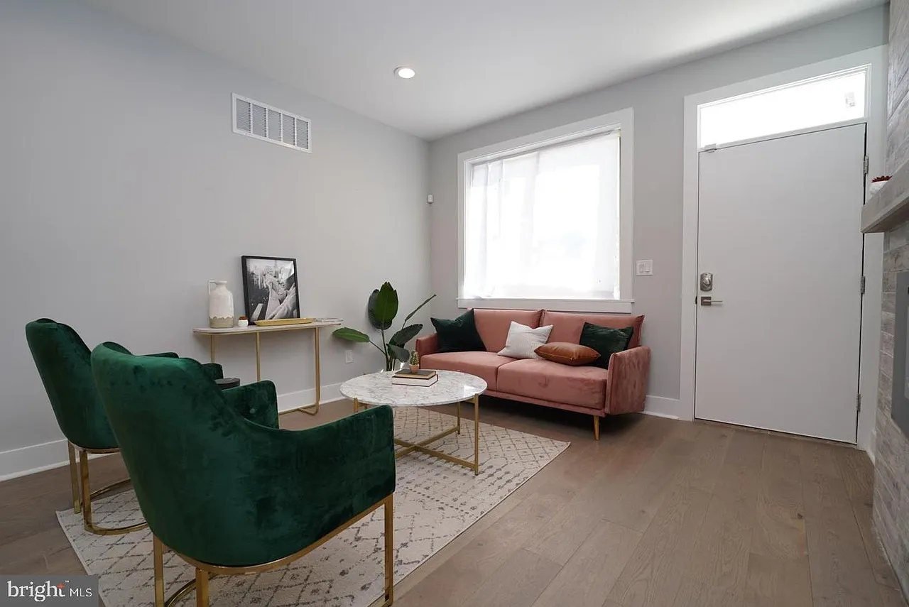 3 bed, 2241 sqft, $2,800 — Photo 1
