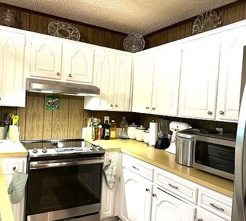 2nd image of 10 Bellingham Ln