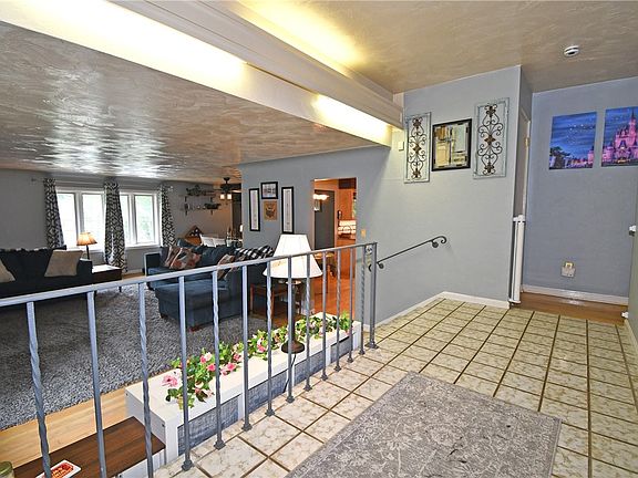 3rd image of 4944 Plymouth Rd