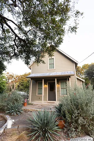 809 Josephine St — Photo 1