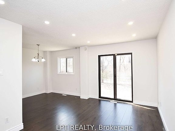 5th image of 93 Martindale Cres