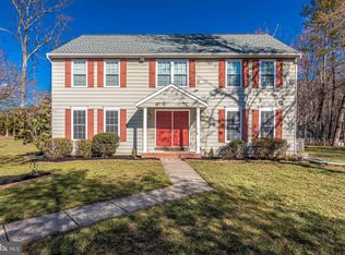 8390 Penn Dr, Pasadena, MD 21122