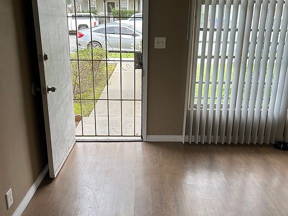 3rd image of 634 W 4th St #634