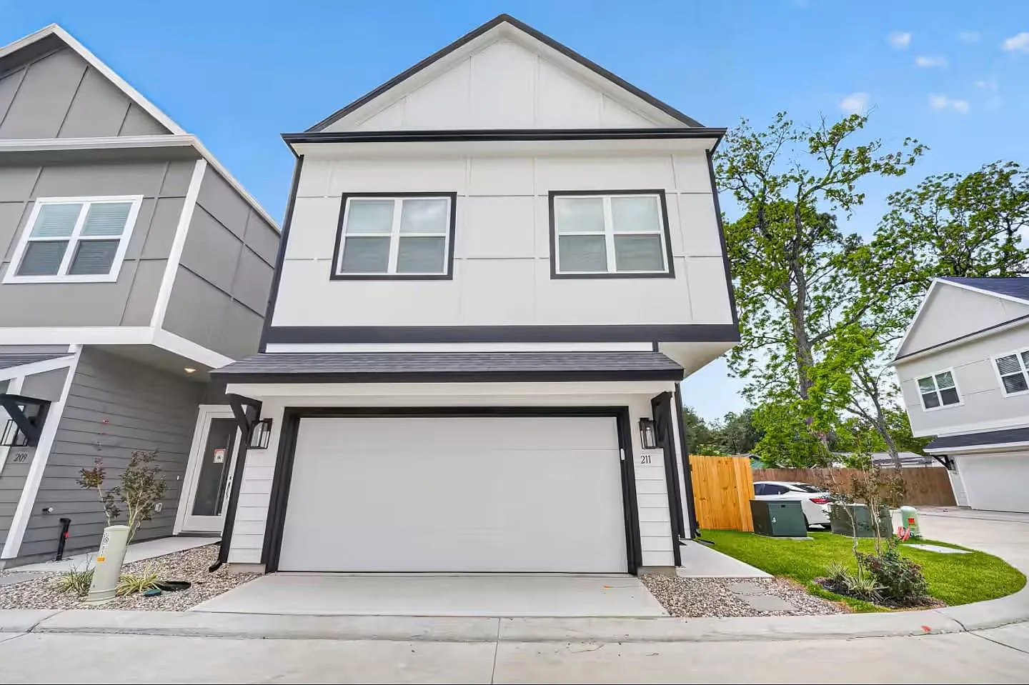 3 bed, 2.5 bath, 1716 sqft, $2,200 — Photo 1