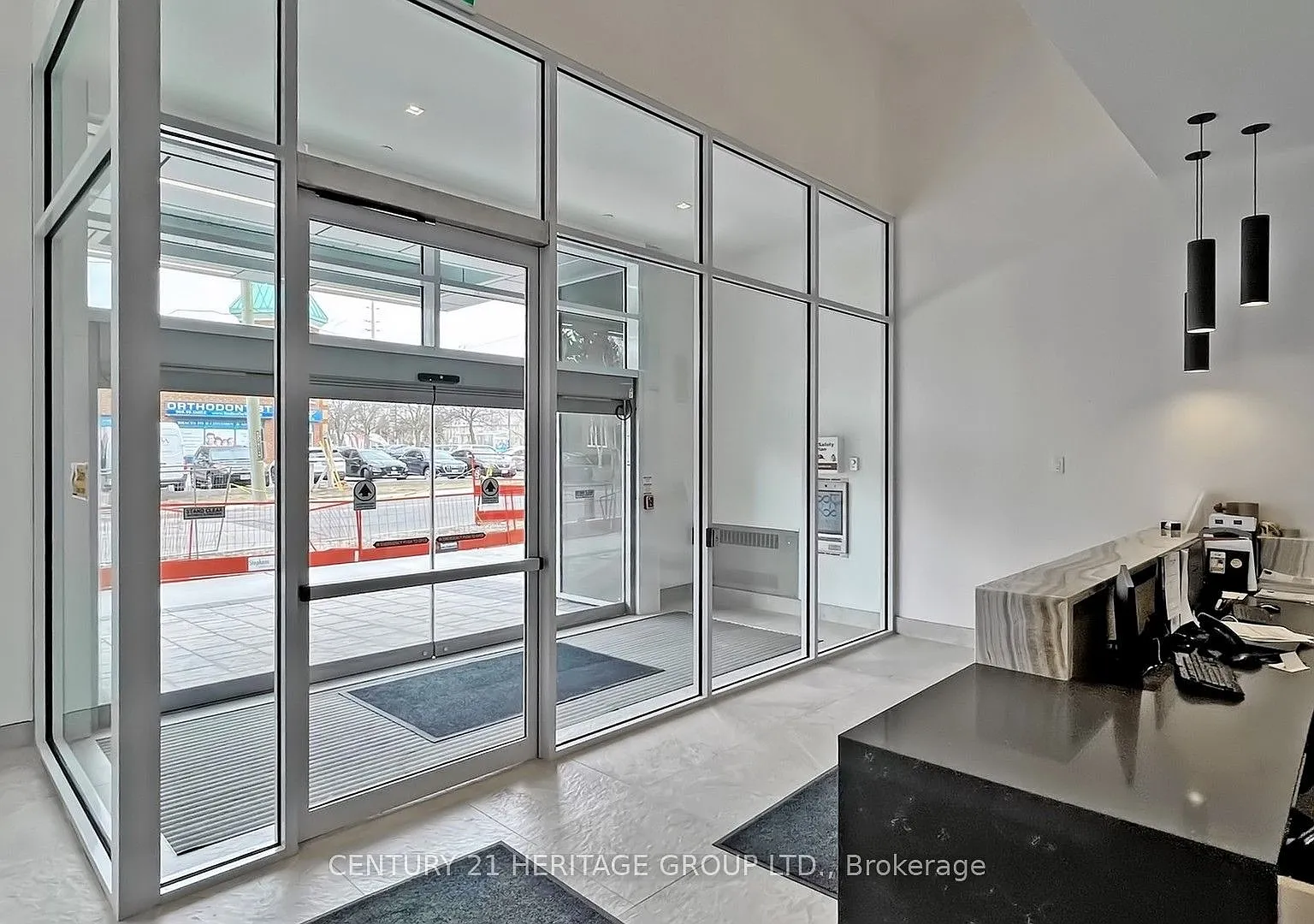 8888 Yonge Condos — Photo 4