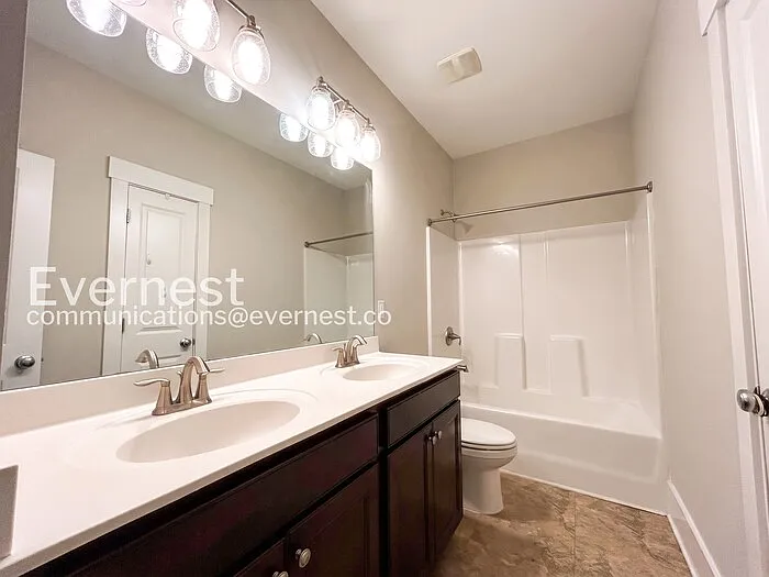 6010 Winding Lakes Dr — Photo 20