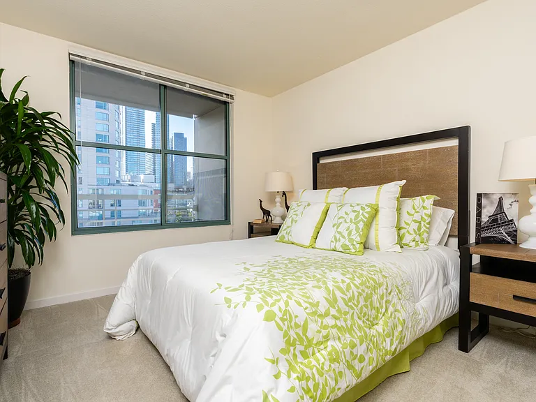 South Beach Marina Apartments — Photo 24
