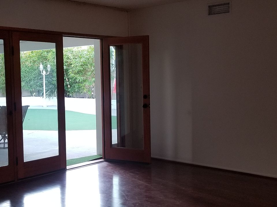 living room doors to back