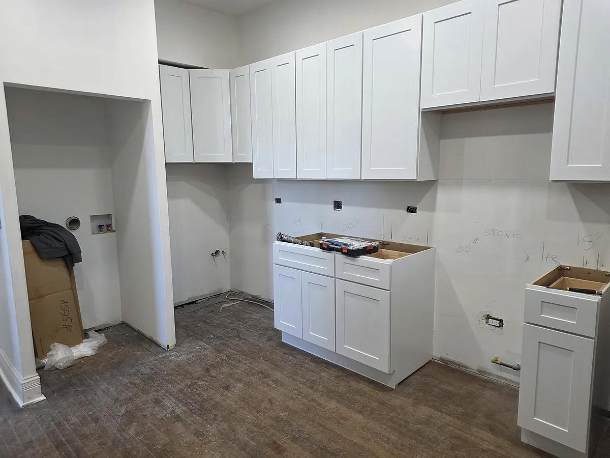 Building Photo - 3444 S Western Ave #1F