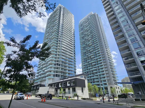 13778 100th Ave #910, Surrey, BC V3T 0L3