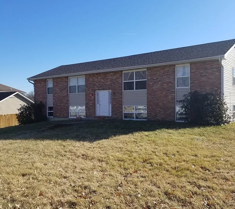 718 Demaret Dr