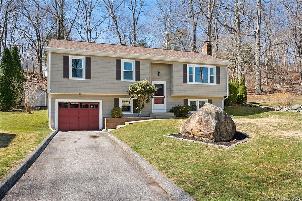 5 Miller Ave, Quaker Hill, CT 06375 Zillow