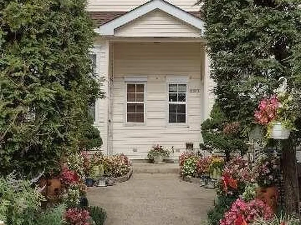 889 Crimson Court, Morganville, NJ 07751