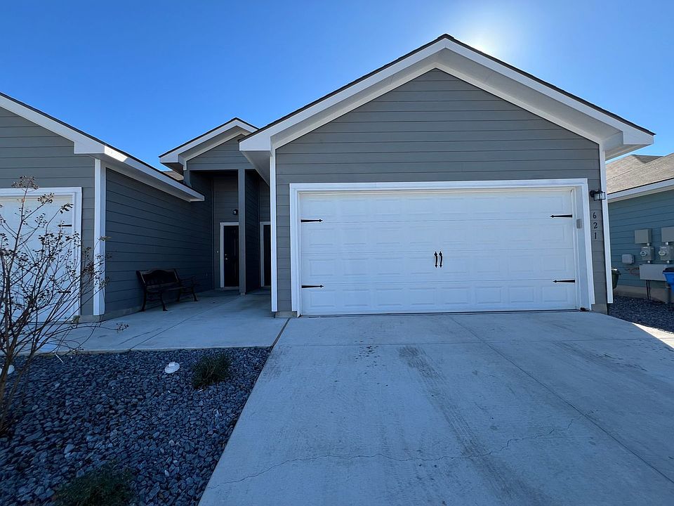 1st image of 621 Ashers Pl