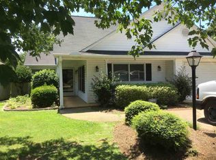 100 Windward Ct, Pendleton, SC 29670