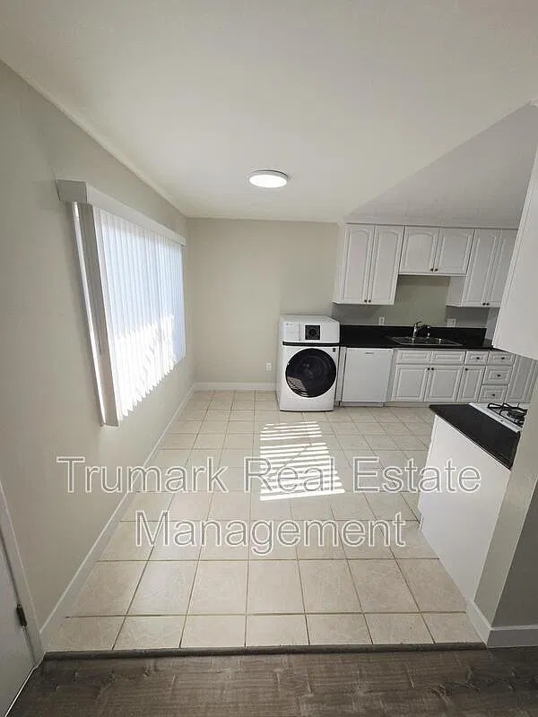 2 bed, 1.0 bath, 800 sqft, $2,595 — Photo 2