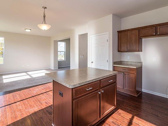 4th image of 451 Hickory Bluff Ln #94