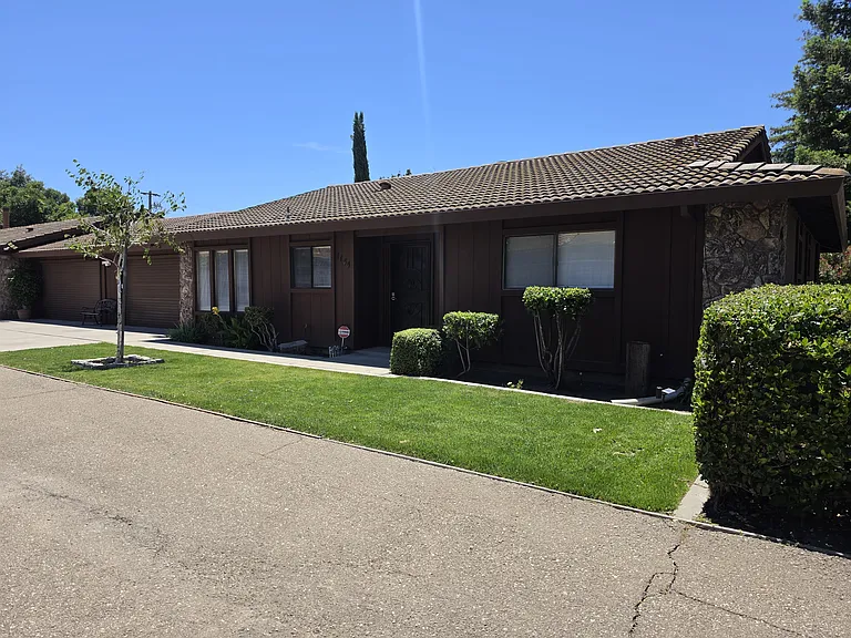 1144 Porter Ave — Photo 2