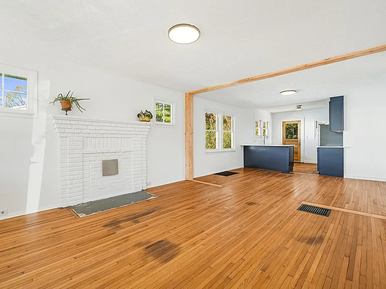 19 Jarrett St — Photo 6