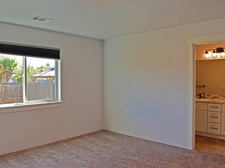 1033 Vick Ln — Photo 15