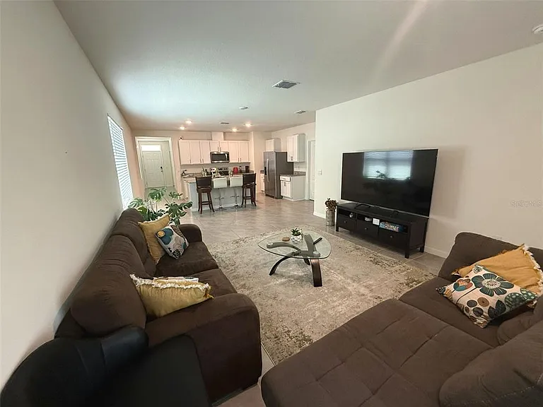 1823 Cacutta Way — Photo 4