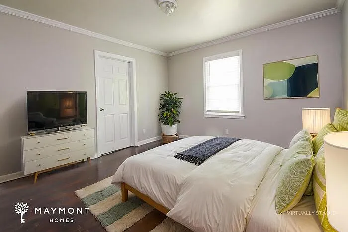 2139 Charles St — Photo 10