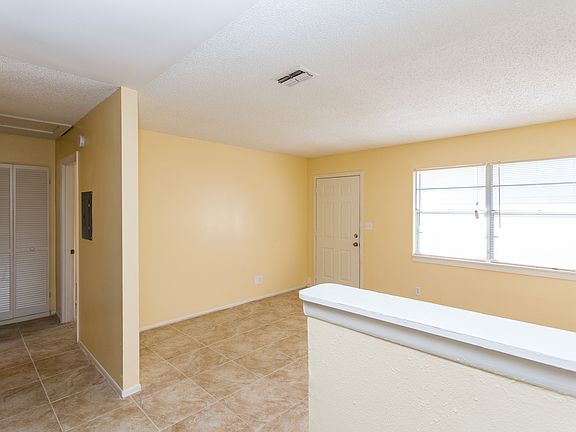 5th image of 2239 Bryan St #2239