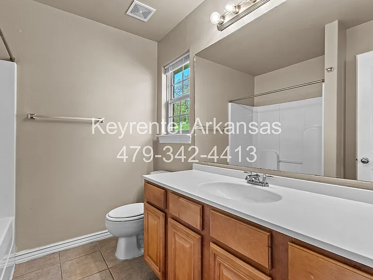 1041 Sara Beth St — Photo 12