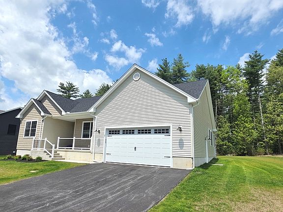 3rd image of 31 High Bluff Rd