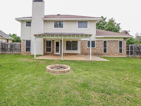 5th image of 704 Tanbark Dr
