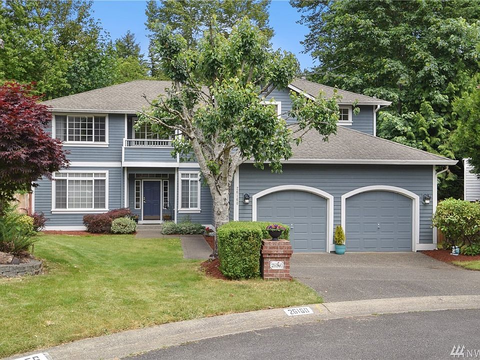 Welcome to your home, culdesac, beautiful entry and private deck off the bonus above. 9 ft ceilings on the main floor, lots of details to this home that make it desirable.