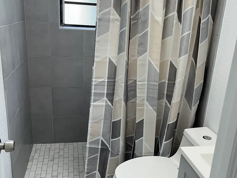 245 NW 32nd St #5 — Photo 6