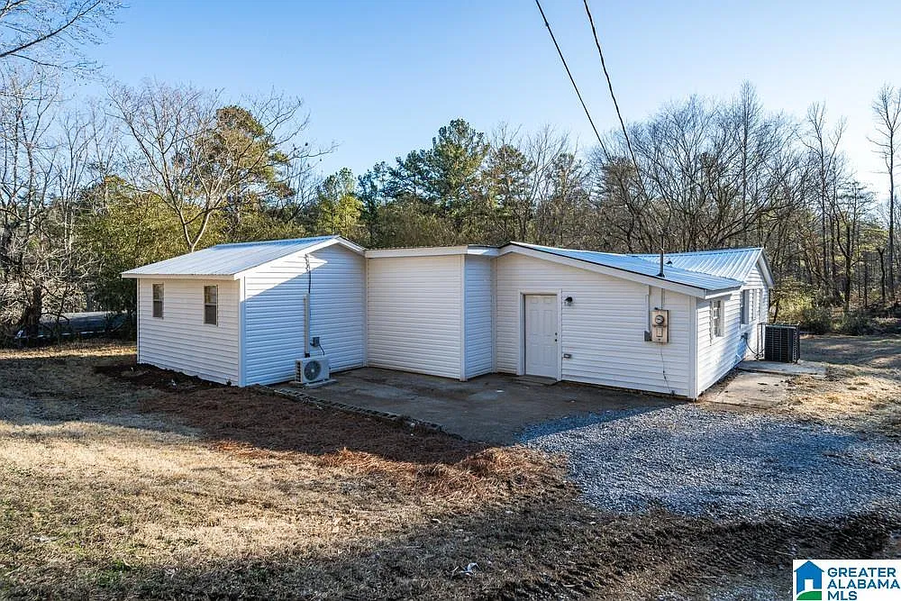 3 bed, 2.0 bath, 1266 sqft, $1,400 — Photo 3