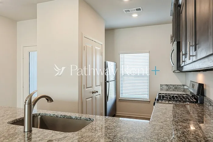 932 Crimson Wolf Rd — Photo 3