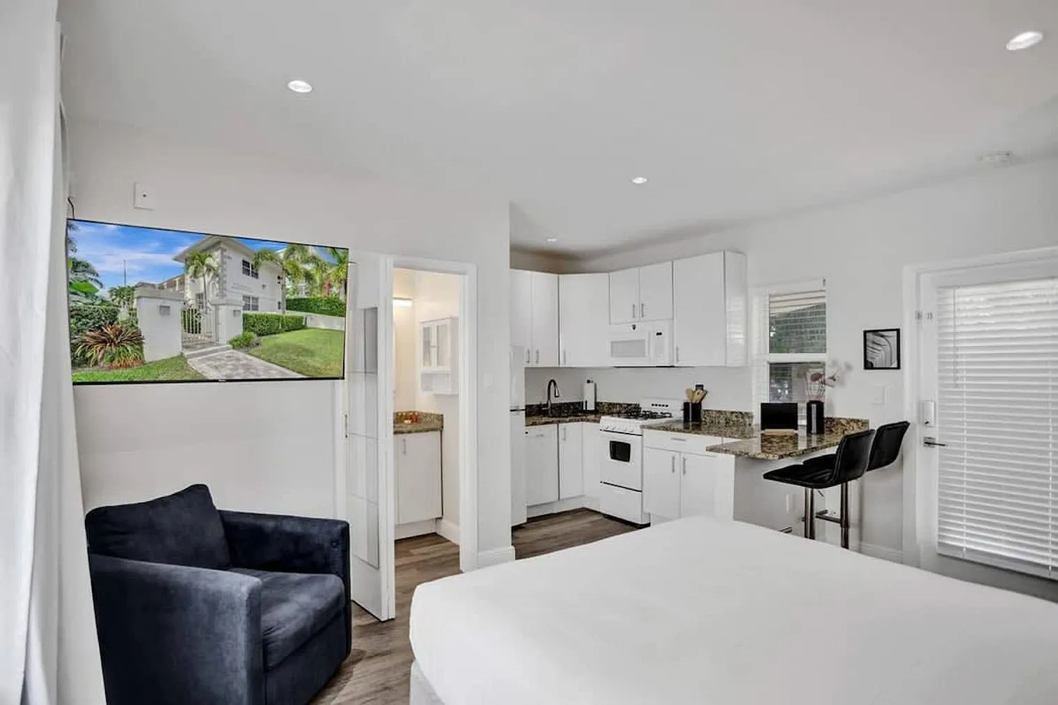 Studio, 1.0 bath, 538 sqft, $2,483 — Photo 2