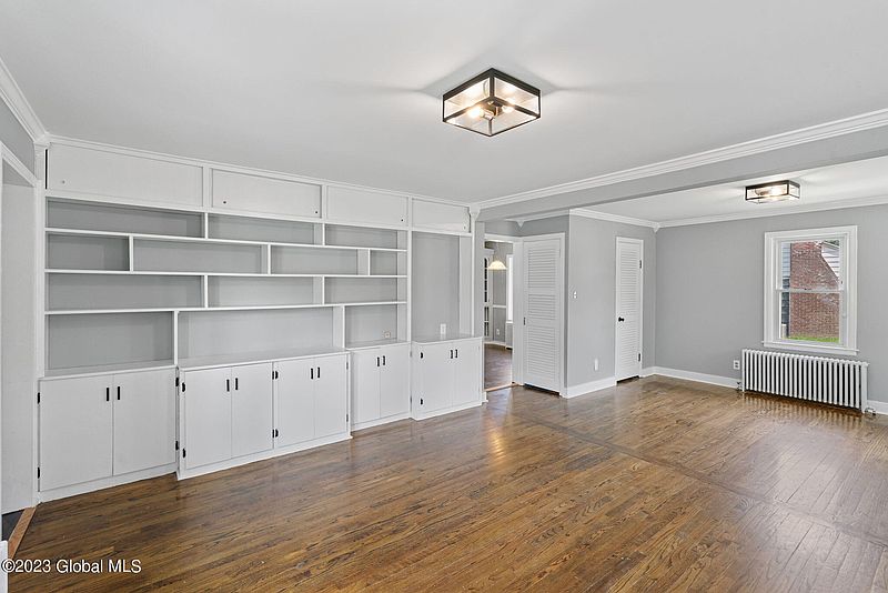 3rd image of 16 Moxley St Street